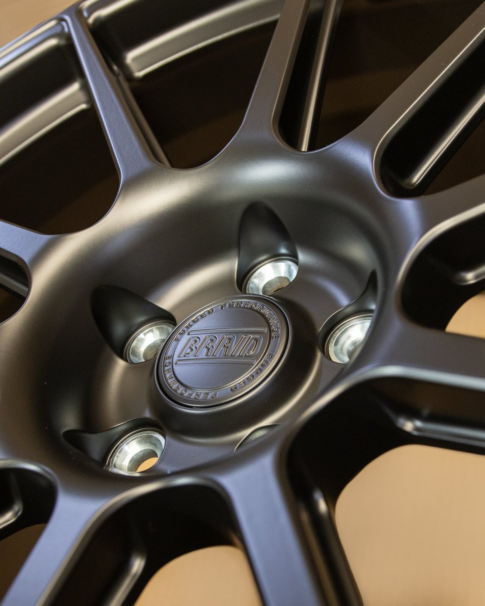 BRAIDwheels's tweet photo. Lightweight.
Forged.
Built for performance.
Now the difficult part...
⚡ BPR-01
🛞 SRF-04
Which one gets your vote?
We can build it.
#braidwheels #thewheeltailors https://t.co/BGwcoo3vQ3