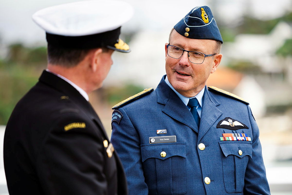 CDF_Aust's tweet photo. Allies, proud military partners, and ANZAC friends 🇦🇺🇳🇿 
 
My NZ counterpart, Air Marshal Tony Davies and I met for yesterday's 🇦🇺🇳🇿 Security Dialogue in Sydney in this spirit. 
 
#youradf is proud to partner and work with the @NZDefenceForce 🤝 https://t.co/RZ07kKzx8r