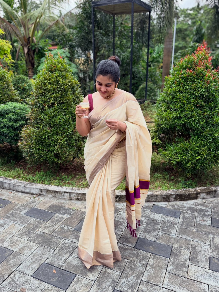 TNivethathomas's tweet photo. ONAM's winner is here 😙💗
#NivethaThomas @i_nivethathomas https://t.co/o1Egw00c4r