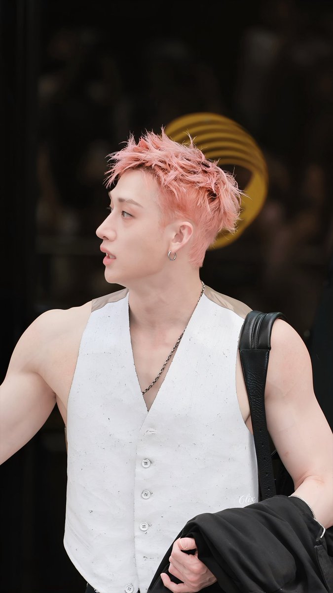 chris_lovelix's tweet photo. 🐺
Cute &amp; Sexy 🩷

#방찬 #BangChan 
#StrayKids #스트레이키즈 https://t.co/CrP6KXN4pK
