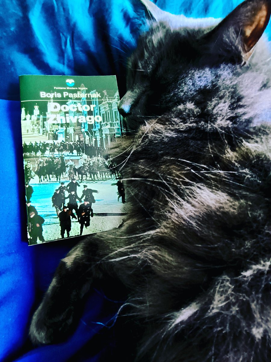 anareebok's tweet photo. Dymka’s recommendation: Doctor Zhivago by Boris Pasternak. A masterpiece of the Russian Revolution: tender, tragic, and one of the 20th century’s most powerful portrayals of love. Simple yet richly poetic. “How wonderful to be alive. But why does https://t.co/CZ5jqaahia