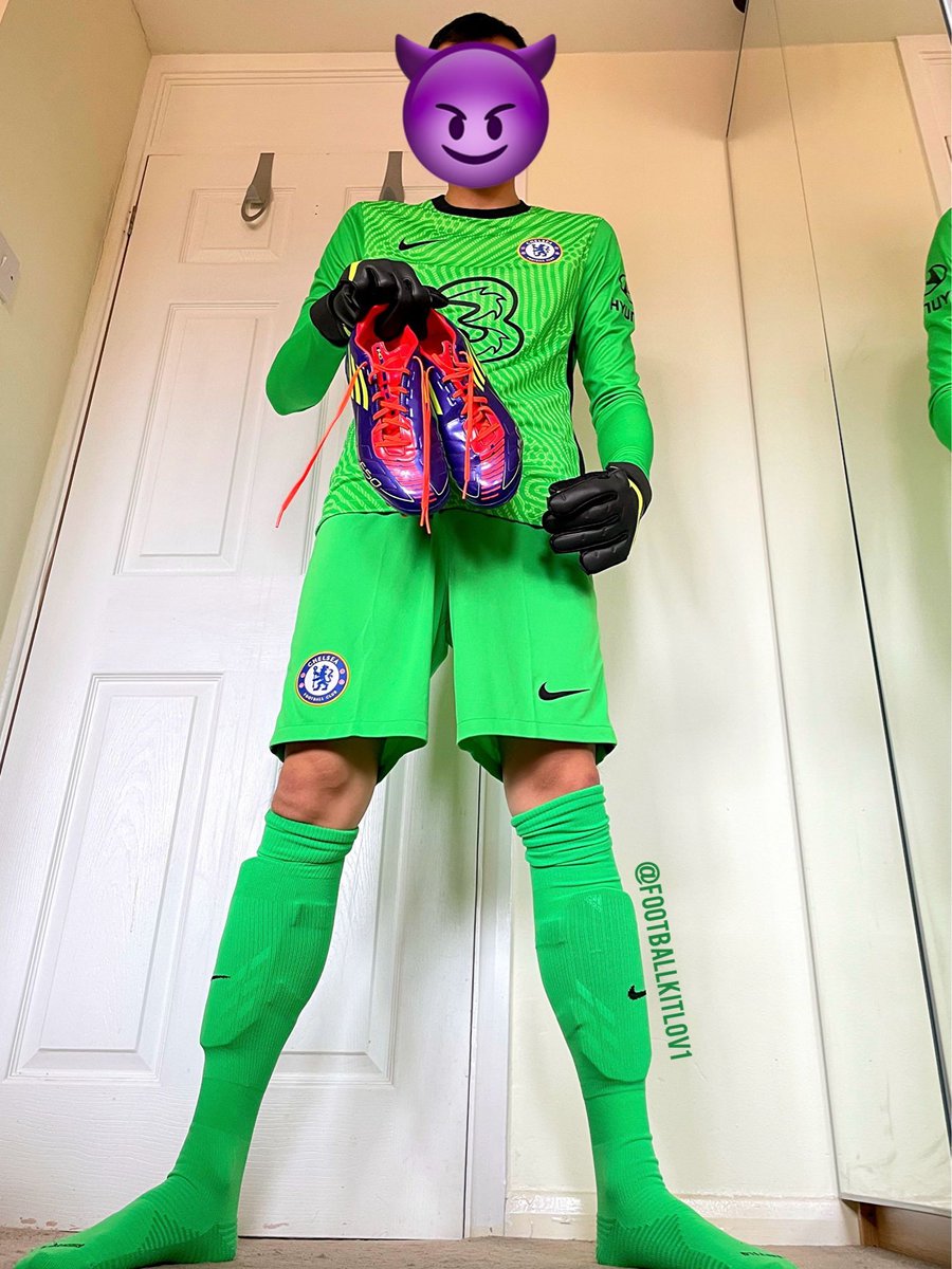 FootballKitLov1's tweet photo. Need someone to lick these clean 👅 https://t.co/6G1u9SGy2A