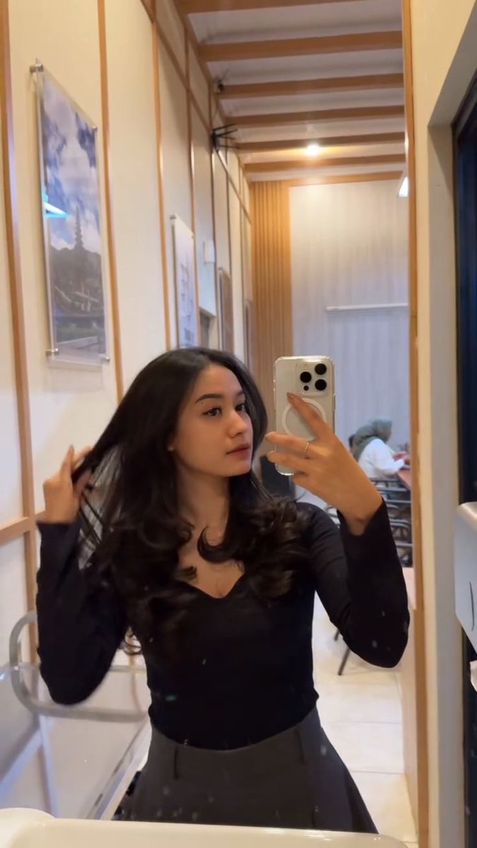jumppy67's tweet photo. lagi ngerasa cantik aja 
#Cantik #Sexy #FotoCwe #PrettyGirl #Confidence #GlowUp #Selfie #Vibes #FYP #Viral #Trending #WargaX https://t.co/8bFaWHCTh2