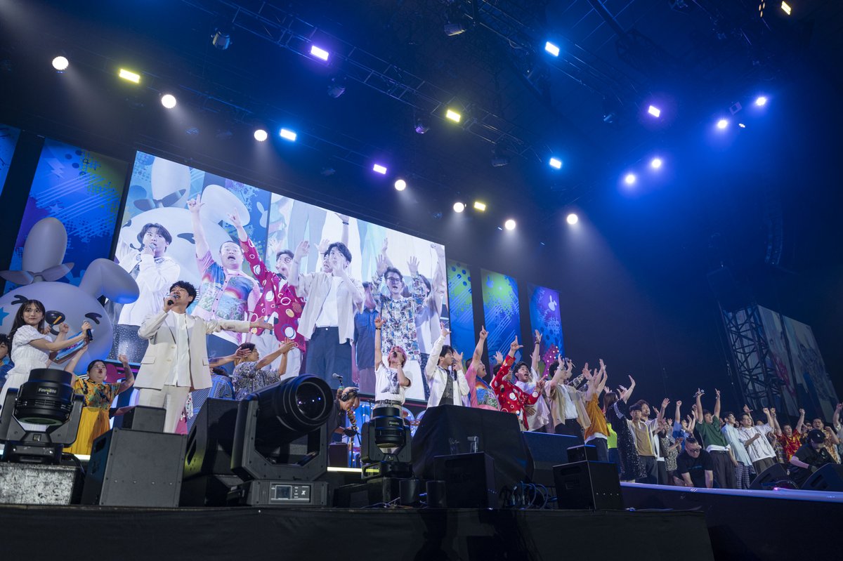 oricon's tweet photo. 【ラヴィット！ロック】ライブレポート🐰🎸
⠀
5.7万人超が熱狂した一夜限りの祭典⚡️
川島明「これからも絶対に続けていきたい」
⠀
📸ラヴィット！ファミリー集結＜写真62枚＞
https://t.co/aBSy1nWsmG
⠀
#ラヴィットロック2026 https://t.co/nGLnwjkCms
