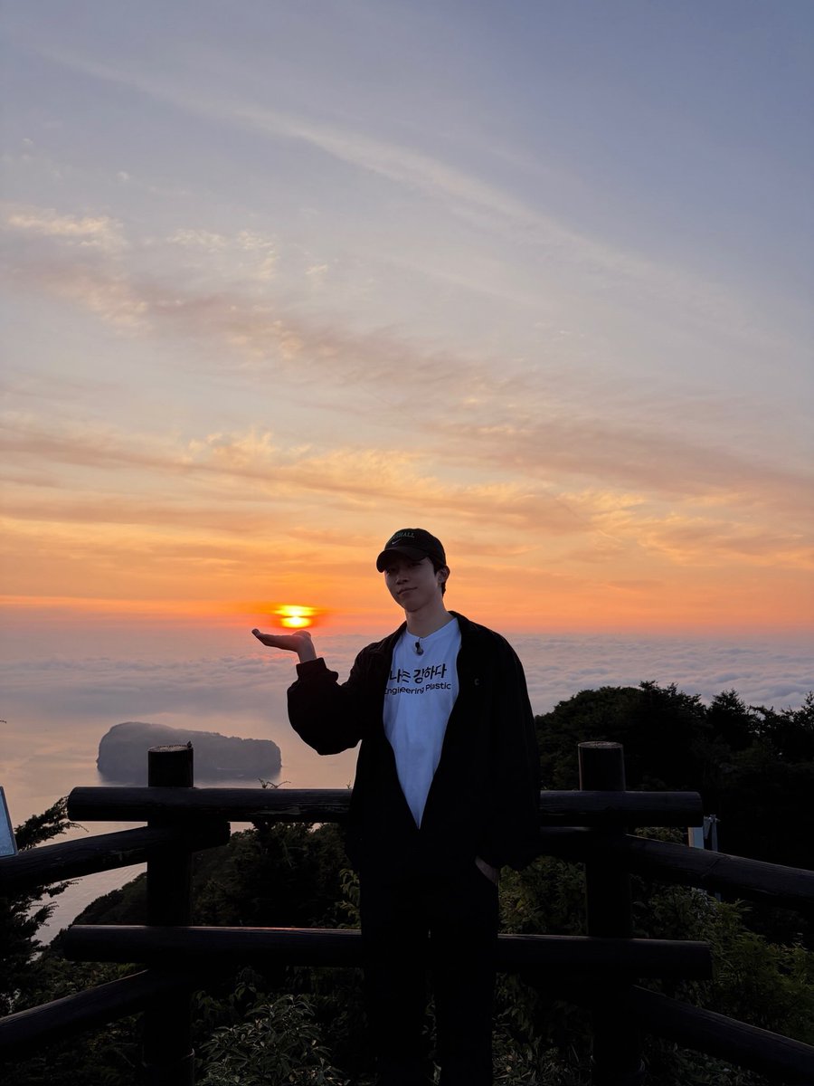NF_yegam's tweet photo. 2026 여승캠 in 울릉도 ♥︎ #서동성 https://t.co/VYKauzinX2
