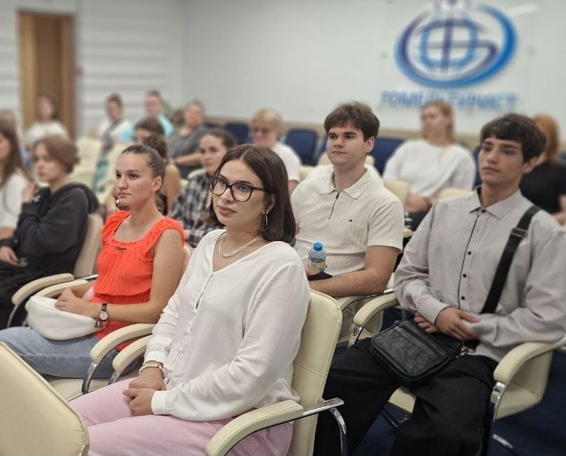vdobrushe's tweet photo. Встречу с молодыми специалистами Добрушской ЦРБ провели в необычном формате

https://t.co/sN1LsAUm4y

Подробнее - здесь https://t.co/qVZdnRHdK8