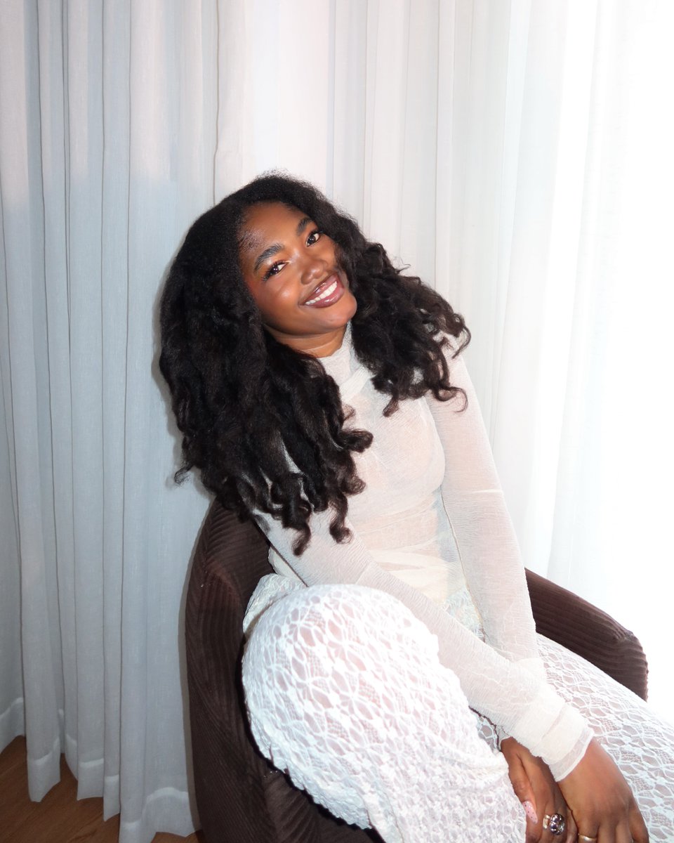NNewsnetwork1's tweet photo. IG @naturalblackgirliee_

Beautiful smile to start your day #BlackWoman #BeautifulBlackWoman #BeautifulSmile #BlackGirlMagic #MelaninPoppin #GoodMorning #MorningVibes #BlackQueen #BlackWomen  #SmileMore #PositiveVibes #RiseAndShine #Melanin https://t.co/bzGzJIa71T