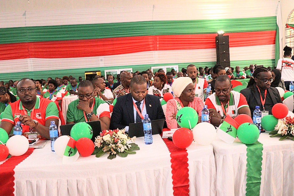 LeRenouveauBdi's tweet photo. Cette conférence est organisée sous le thème:"Innover et agir: la jeunesse, bouclier de la stabilité politique,architecte et pilier de l'émergence du #Burundi et de l'#Afrique".Elle vout la présence des délégations venues de Tanzanie,Tchad, Afrique du Sud,Gabon, Zimbabwe & #CEEAC https://t.co/KVjUXUgbq4