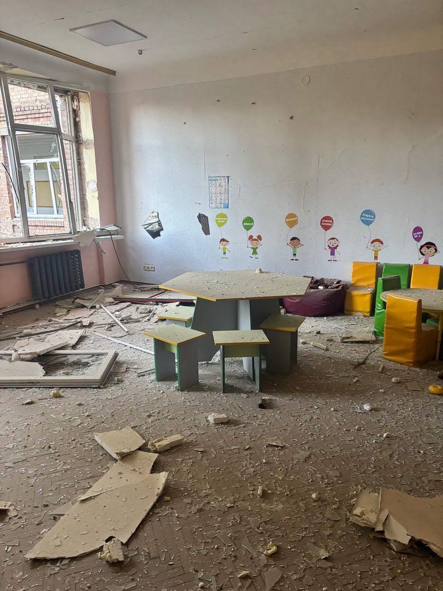 JayinKyiv's tweet photo. Targeted by Russians this morning, a kindergarten. https://t.co/NwTDe4Rce9