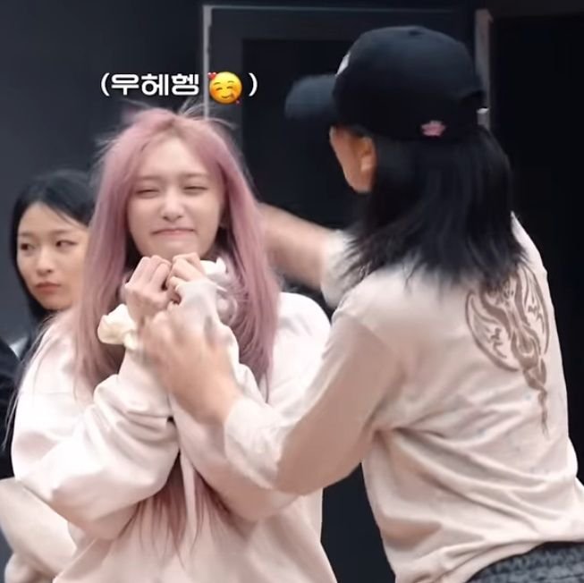 lostinyujin's tweet photo. just watched their dance practice behinds and boy this girl is a menace, it's like she'll explode if she stay still, i got tired just by watching her 😭 her energy >>> https://t.co/GlBwy0T9Nz