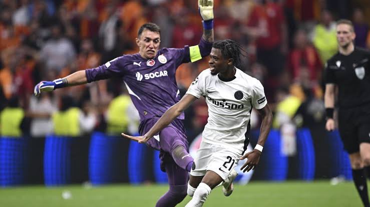 Jrfikret's tweet photo. @AtiiGS @UEFA Gol atan oyuncuya tekme atan takim https://t.co/HLx641K6Jp
