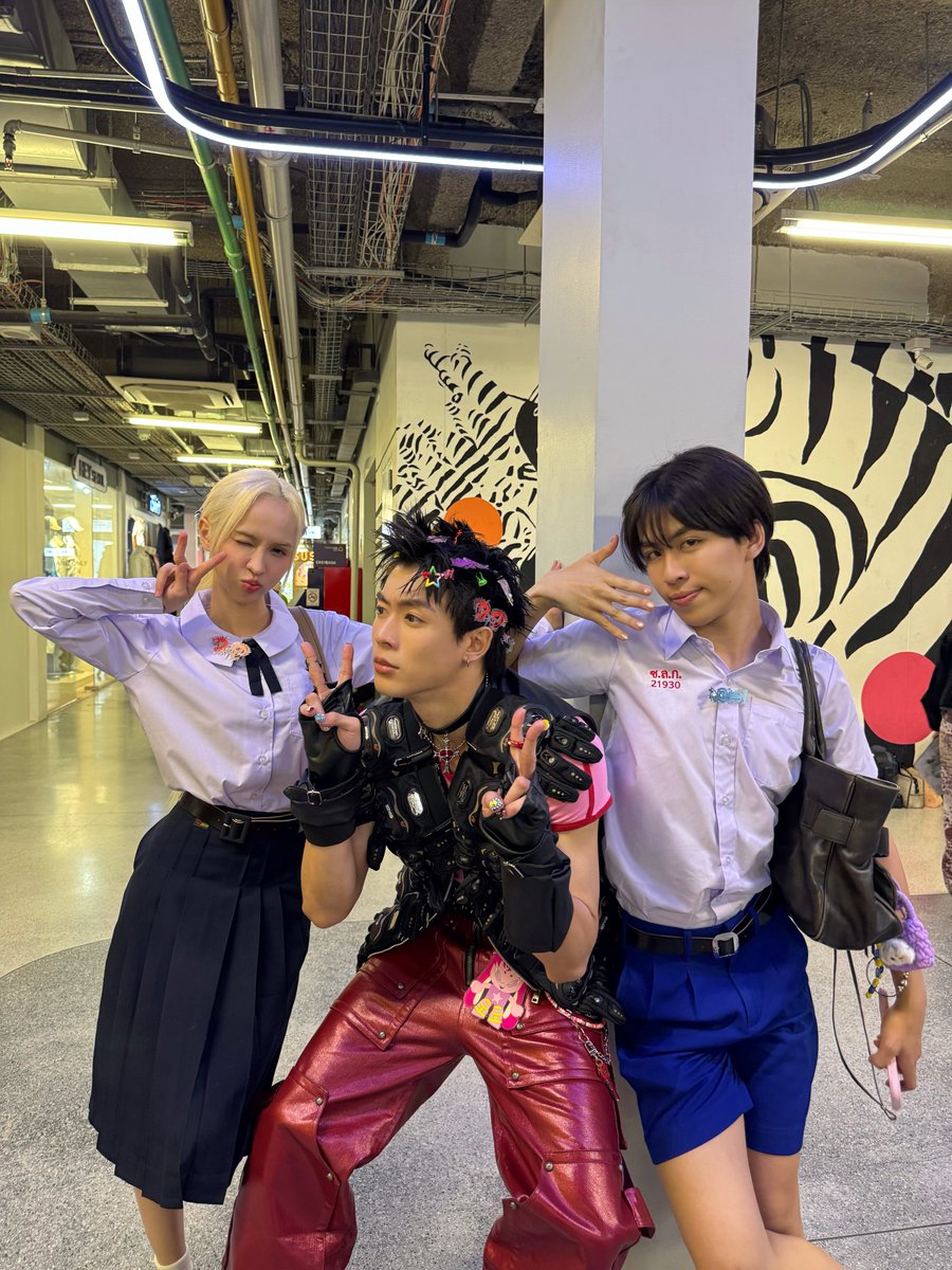 lookepeep's tweet photo. ᜊ( ' ⩊ '𖦹)ᜊ โฟร์มดและซัพพอร์ตเตอร์ของเค้า 🐜🤏🏻

#GELBOYS2EP3 
#GELBOYS2ตกอยู่ในสถานะติ่งแฟน 
#GELBOYS2 
#PIDEmonthapoom #NEWCHAYAPAK #PJmahidol #LEONBROCCO 
#GELBOYS 
#LOOKE https://t.co/pYTbpNrJ2J