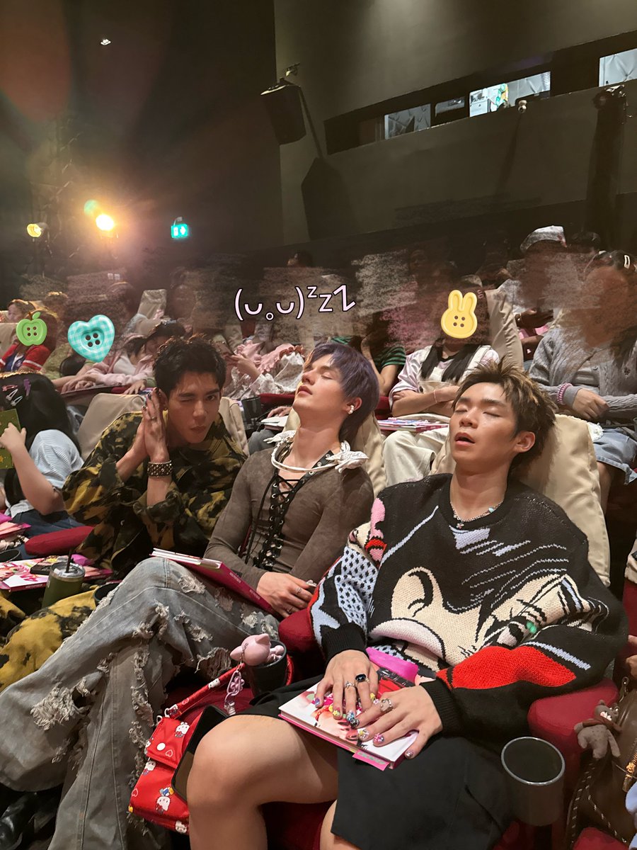 lookepeep's tweet photo. ᜊ( ' ⩊ '𖦹)ᜊ โฟร์มดและซัพพอร์ตเตอร์ของเค้า 🐜🤏🏻

#GELBOYS2EP3 
#GELBOYS2ตกอยู่ในสถานะติ่งแฟน 
#GELBOYS2 
#PIDEmonthapoom #NEWCHAYAPAK #PJmahidol #LEONBROCCO 
#GELBOYS 
#LOOKE https://t.co/pYTbpNrJ2J