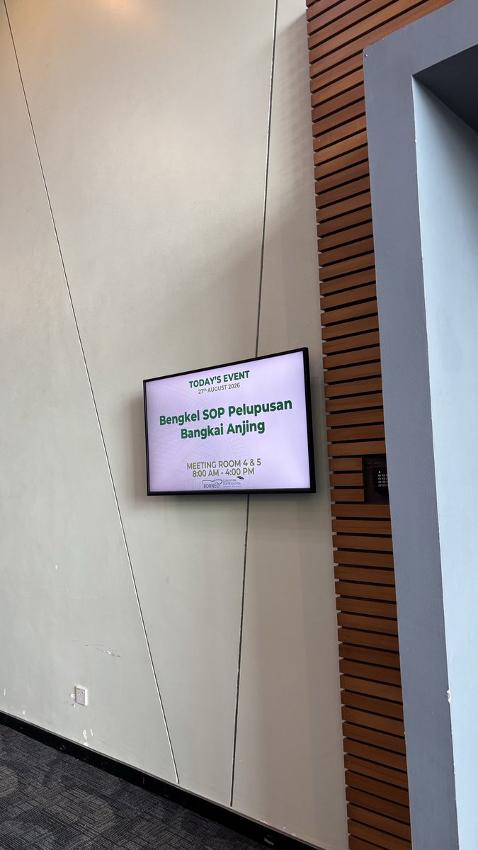 kian0x's tweet photo. the bureaucracy in Malaysia is mind boggling.

using public funds to book a meeting room in one of the biggest event spaces in the country from 8am-4pm for THIS? https://t.co/trak1grI3A
