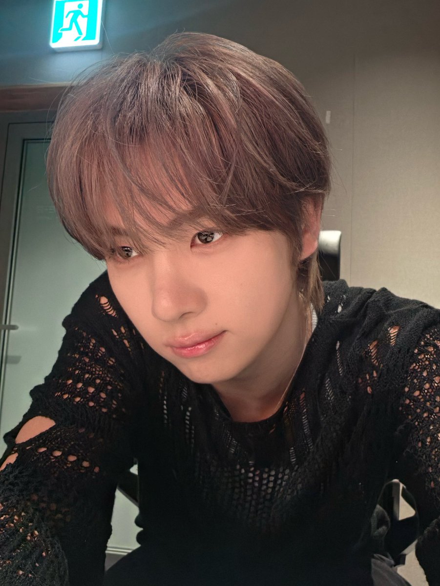 Ixxoz_'s tweet photo. 햄형제 머리색 너무 예뿌당 https://t.co/Joddi60kQB