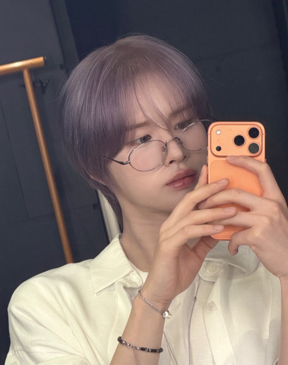 Ixxoz_'s tweet photo. 햄형제 머리색 너무 예뿌당 https://t.co/Joddi60kQB