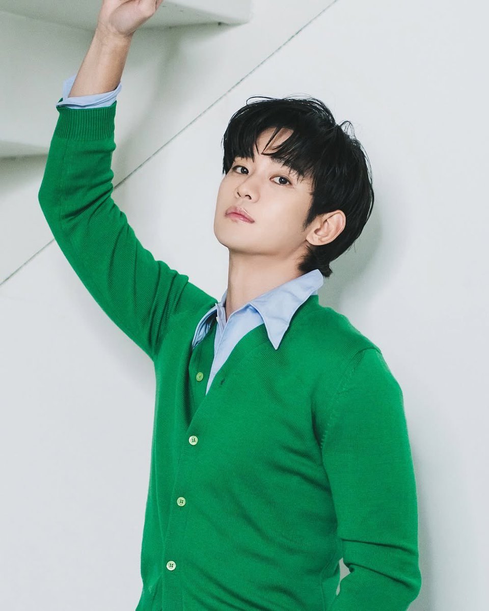 soohyunupdates's tweet photo. [0827] #KimSoohyun Wins Against Mido as Court Dismisses 570 Million Won Refund Claim

Swiss watch brand Mido has lost a lawsuit seeking the return of advertising contract fees against Gold Medalist, the agency of actor Kim Soohyun.

According to StarNews’ report on August 27, the 13th Civil Division of the Seoul Eastern District Court dismissed Mido’s claim for the return of contract fees worth around 570 million won filed against Gold Medalist.

The court did not accept Mido’s argument. It was reported that the court dismissed Mido’s claim after determining that the grounds for terminating the contract had not been established.

https://t.co/cjugYyRlra