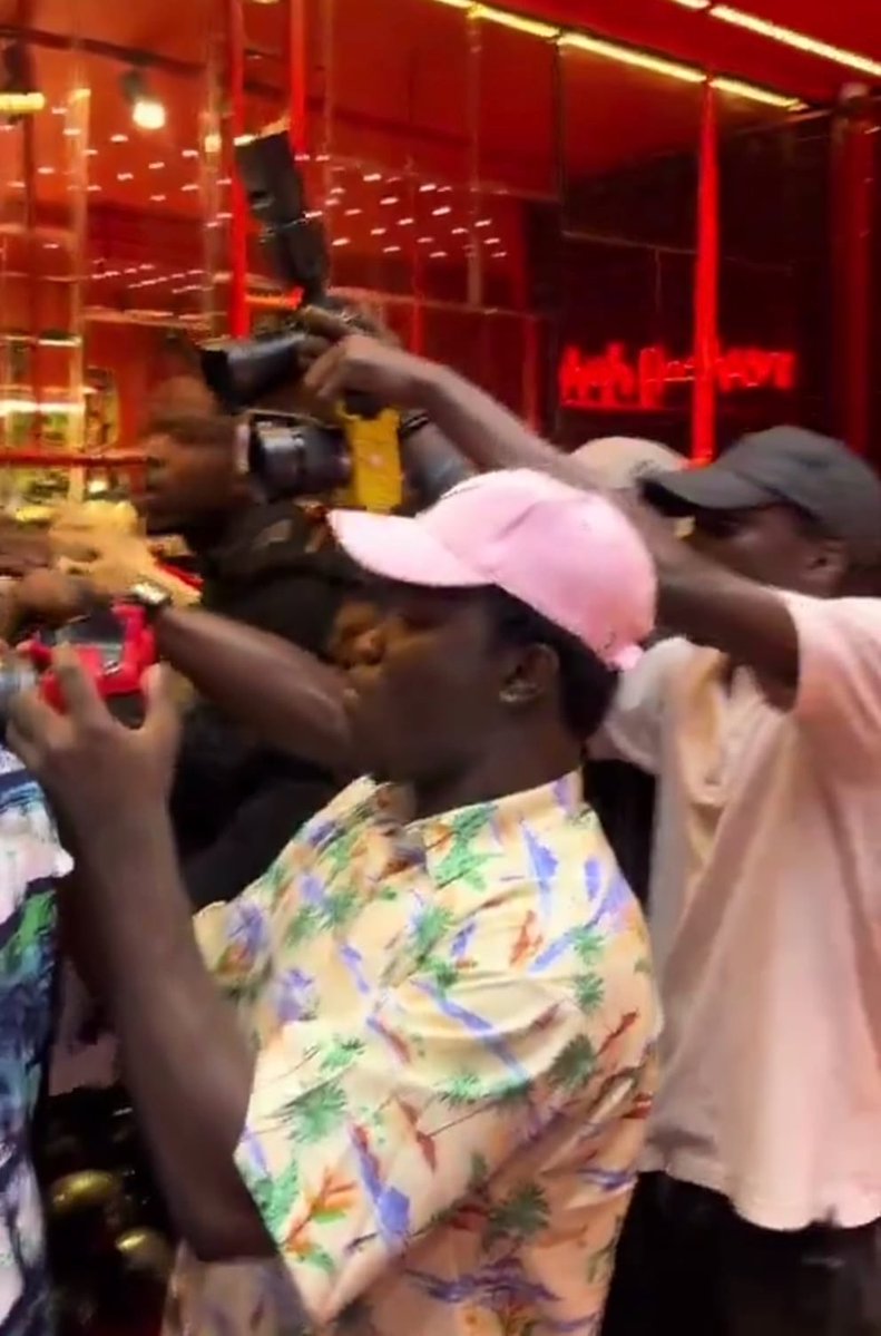 GuyMr10's tweet photo. Sam Larry and Naira Marley yesterday at High Fashion Rahman Jago store, camera don plenty pass customers 😂🔥 https://t.co/350L4wLdi9