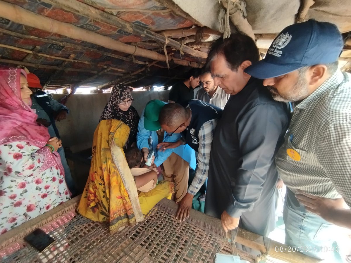 WHOPakistan's tweet photo. .@WHO staff is mobilized this week in selected districts of Sindh province to protect 1.3M children from paralytic   polio through a special campaign. Teams are administering polio drops &amp; booster doses of the injectable vaccine.
@WHO stands with Pakistan &amp; partners to #EndPolio https://t.co/s51clU1pcs