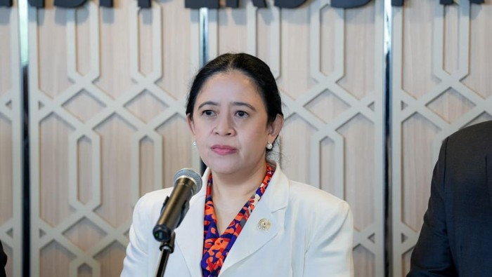 LambeSahamjja's tweet photo. puan tegasin dpr selalu terbuka terima aspirasi:
- tapi ada mekanismenya
- ada aturannya
- dia ibaratin dpr kayak rumah
- tamu yang mau masuk 
- harus ikutin aturan rumahnya
- caranya bisa lewat surat permintaan ketemu
- terus nanti bisa lewat bam, rdpu di komisi
-  sampe boleh ikut paripurna
- puan tegasin komitmen soal ruu perampasan aset bakal rampung 15 desember 2026