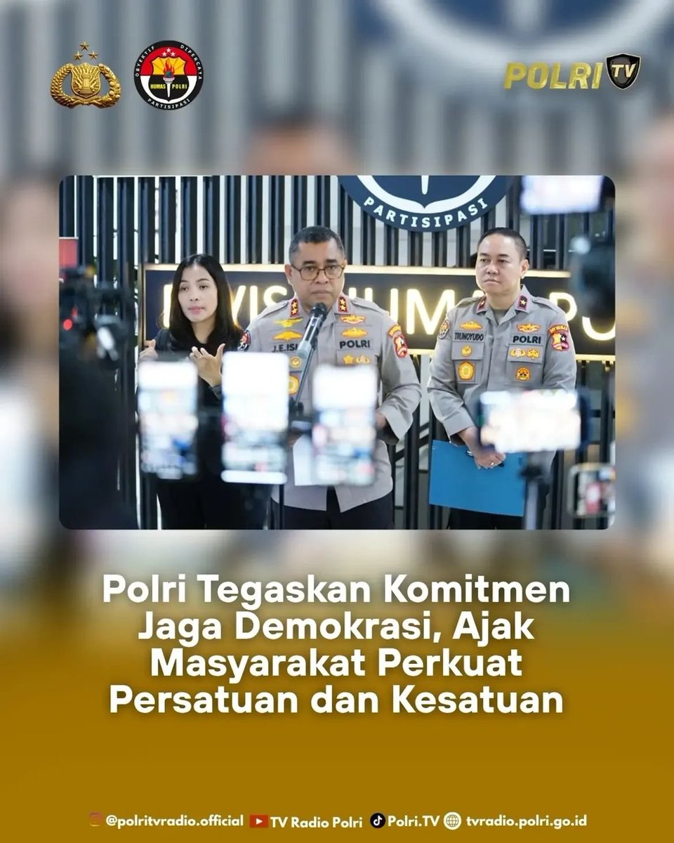 PolresW42361's tweet photo. Polri Tegaskan Komitmen Jaga Demokrasi dan Persatuan Polri menjamin ruang demokrasi bagi masyarakat untuk menyampaikan aspirasi secara damai, tertib, dan bertanggung jawab. Mari Bersama #BijakSampaikanPendapat di muka umum dan Menjaga Hak Beraspirasi secara tertib https://t.co/OitVxyCYUV