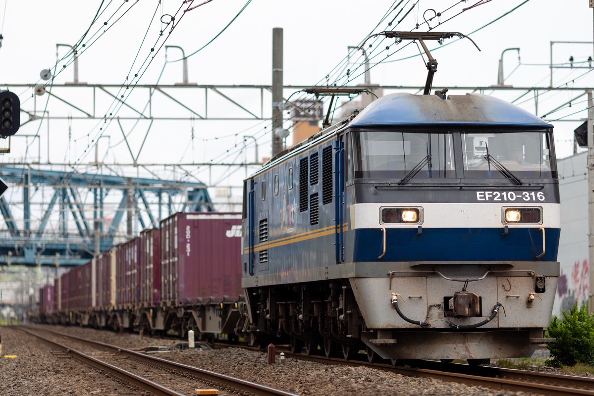 ef901vol's tweet photo. 2026-8-27撮影
2073レ EF210-316

EOS R6 + EF135mm F2L

このレンズもMF置きピンなのに
撮るたびにピントがずれる…
カメラの不具合なのか、仕様なのか… https://t.co/PsyX33Ikf5
