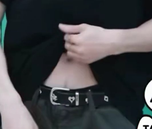 strawariberri's tweet photo. EVERYONE SHUT THE FUCK UP???? IS THAT JEONGIN HAPPY TRAIL https://t.co/gJdeP0rpCM