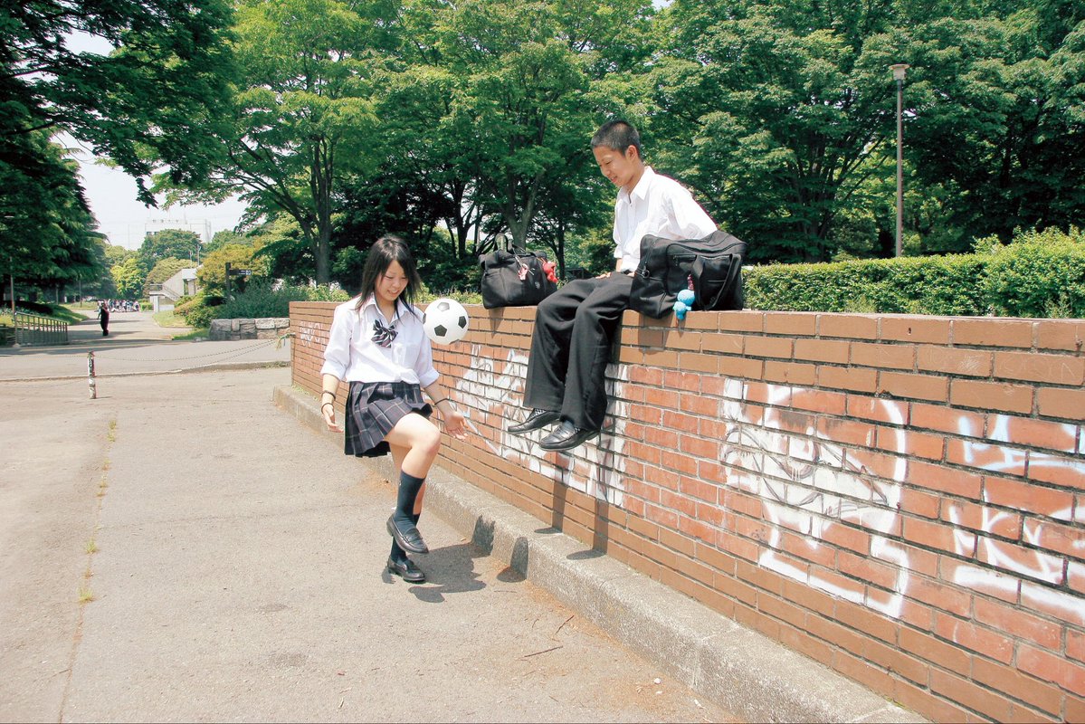 tokyo_graffiti's tweet photo. 【2007年】青春の放課後
高校生の放課後のひとときを撮影しました https://t.co/m0KHL0rppS