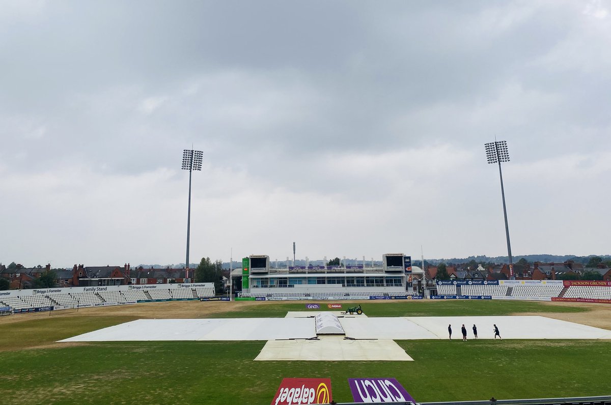 oldmanradd's tweet photo. A decidedly murky morning here at Wantage Road - thunderstorms already affecting the county and a bit of green appearing on the outfield! Full commentary on @NorthantsCCC versus @KentCricket from myself and @BenWattsSport via @BBCSport website and app. #bbccricket https://t.co/5uJvrpAYm8