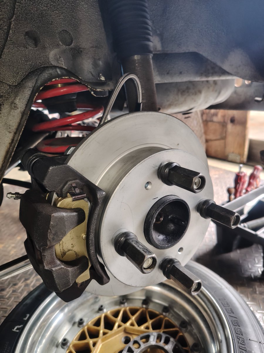 ae86kaipower's tweet photo. KP61スターレット
リアディスクキット。
AE111ブレーキマスターシリンダー変換キット。
などなど。
やっと完成!!
とりあえず良しとしとく(笑)
やらなあかん事いっぱいパイパイ✌
#kaipower
#旧車
#ae86
#kp61
#レビントレノ https://t.co/8JTREc8dMI