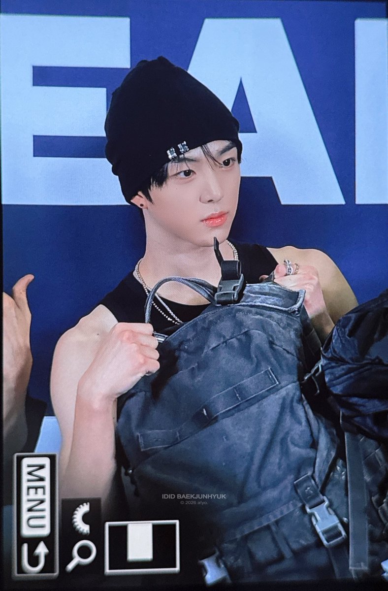 aiy0_8's tweet photo. 260827 🎒🎒 #아이딧 #IDID #백준혁 https://t.co/VputaWgECT