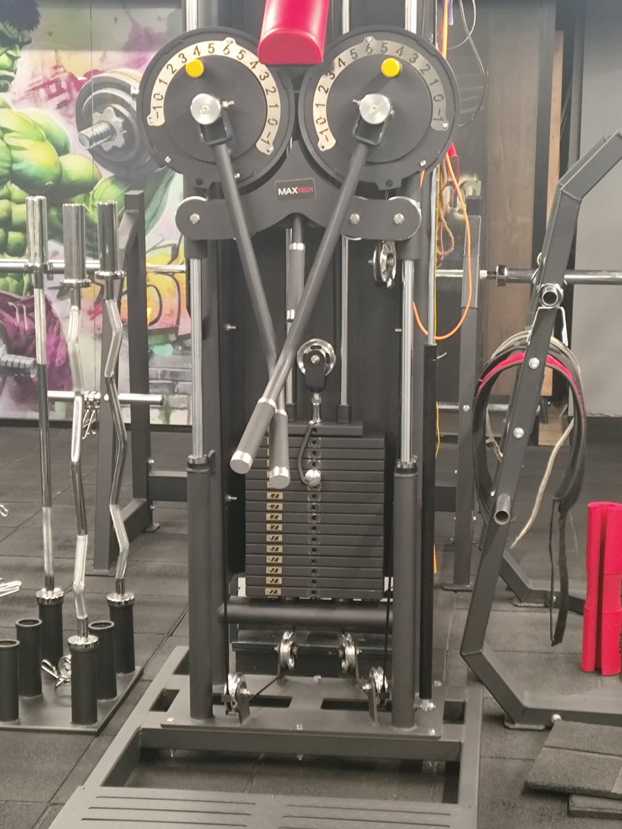 aslanmaximum's tweet photo. @agirsaglam @3000lovetony Benim salonda appte görmediğim birkaç makine var. Sırayla Coaster Crunch, Standing Lateral Raise Machine, Bench Press Machine, Dips Machine.

Bilmiyorum ne kadar yaygın makineler ama belki fikir verebilir. https://t.co/3zdGlGAkc3