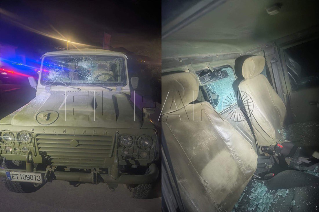 vitoquiles's tweet photo. 🔴 #URGENTE | Los inmigrantes ilegales de Ceuta han atacado esta madrugada los vehículos de los militares españoles. 

Este es el estado de algunos de los coches y camiones del Ejército que les ha ayudado a instalarse en polideportivos. https://t.co/KnT9RU35AM