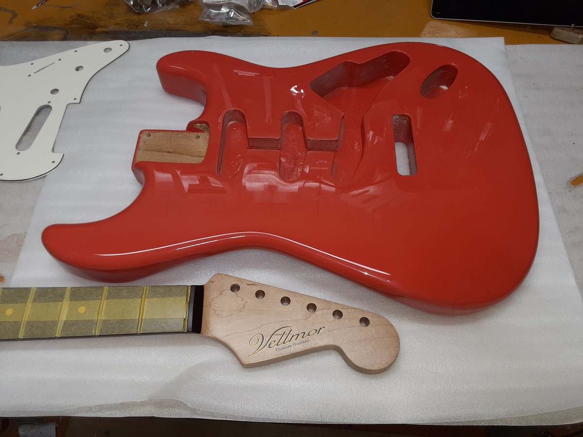 vellmorguitars's tweet photo. 安曇野市 K様　サーモンピンクST https://t.co/gyoxIE7lQK