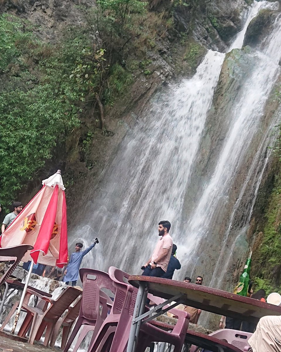 SheaBartonam's tweet photo. Kashmir waterfall on the way to Pir Chinasi, Muzaffarabad, AJK. https://t.co/HPPwdcWFzD