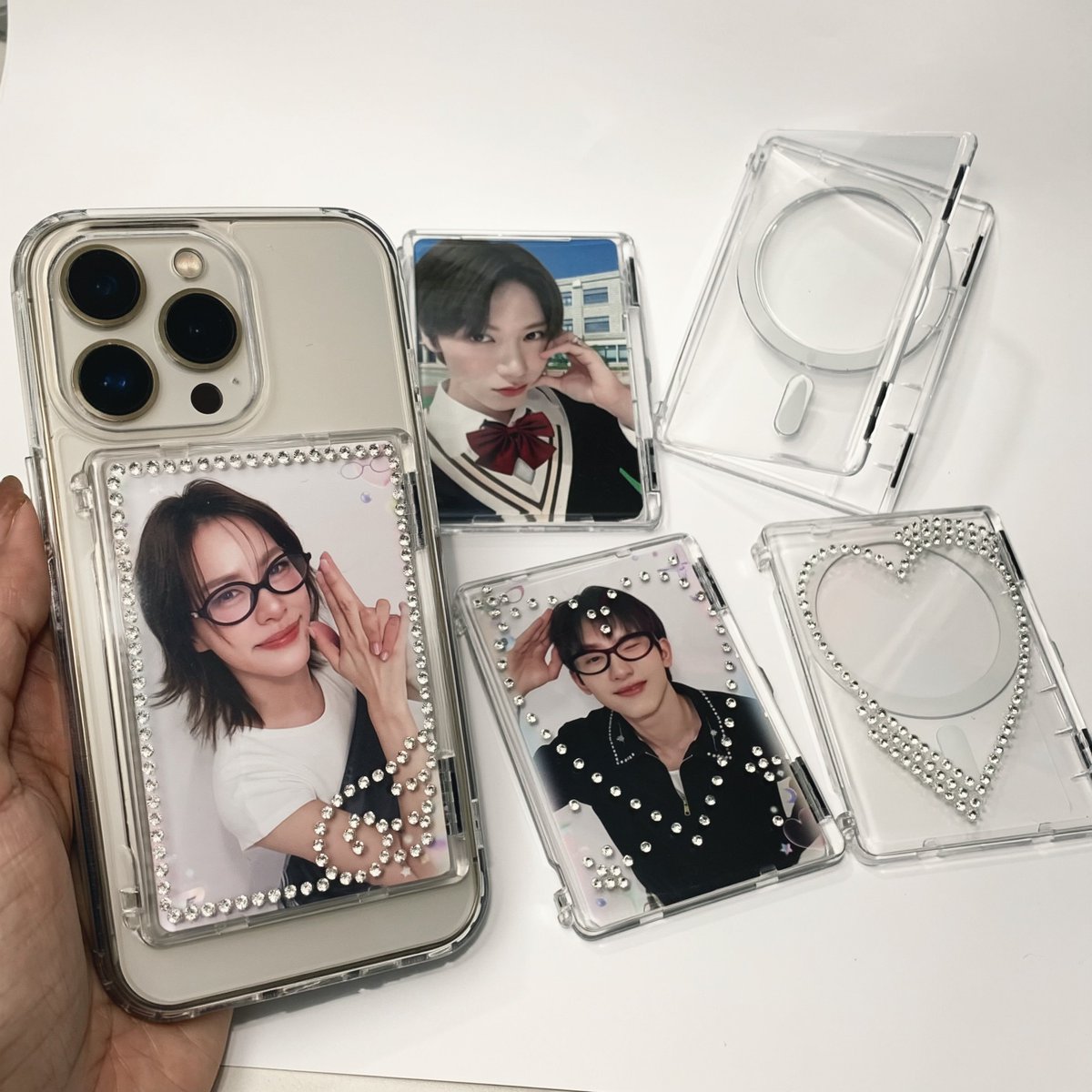 kmshirts's tweet photo. เฟรมการ์ด MagSafe ✨ สินค้าใหม่ล่าสุด ติดกับมือถือ MagSafe
* แบบใส , ติดเพชร
พร้อมส่งมีปลายทาง
⚡️ มีส่งด่วน ⚡️
🧡 พิกัด shopee: https://t.co/RFlwblp24w

#เฟรมการ์ด #เฟรมการ์ดMagSafe https://t.co/ilGvXXmqr9