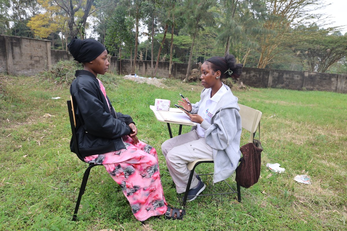 cphdev's tweet photo. @cphdev  is in Kibra, hearing from adolescent girls about Heavy Menstrual Bleeding through community conversations &amp; FGDs.

 We're also distributing pads as part of community support. Listening, learning, gathering evidence for better adolescent #MenstrualHhealth. https://t.co/nEEHkKxfDA