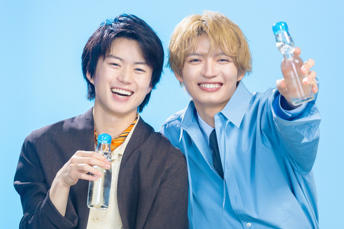 TVnavi_PR's tweet photo. 【#STAGEnavi vol.114発売中】#ドラマ君夏 大学生編に突入し、終盤へ向けてメロさ切なさ高まる「#君は夏のなか」の #奥智哉 さん、#原因は自分にある。の #杢代和人 さんがご登場。おくもくイヤホン半分こ、ラムネを飲みながらわちゃわちゃ青春カットのほか、奥さんからは“彼氏”呼びも飛び出して!?💘 https://t.co/2oz6OMMiWX