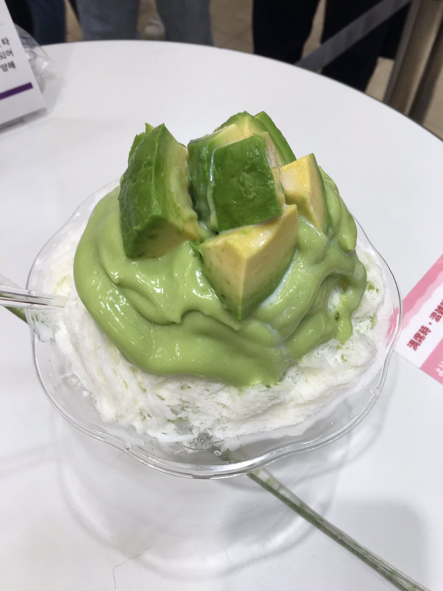 sakusakusoru's tweet photo. うめはんにて、フルーツスタンドアンディさんのアボカドミルク🟢
なめらかでコクのある、オイリーなアボ😍💕
シロップもめっちゃアボ🥑🥑🥑✨

最近、物価高なのか、果肉はトップだけのお店にあたることも増えたけど、こちらはちゃんとインしてる😋 https://t.co/kjdTDGsF7G
