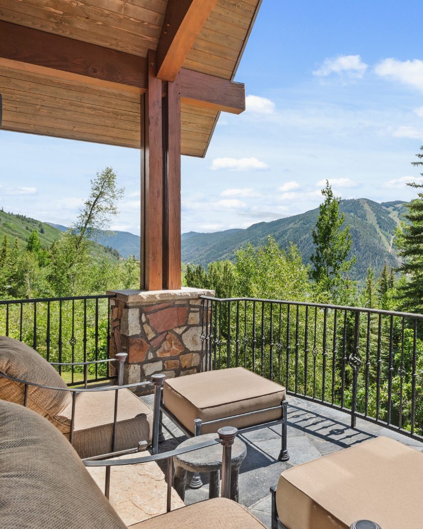 DouglasElliman's tweet photo. $29.995M Red Mountain Retreat ⛰️

Listed by Brittanie Rockhill at #DouglasElliman.

Learn more here: https://t.co/bazkNP5HOy

#EllimanColorado https://t.co/YA9uAiZJMk