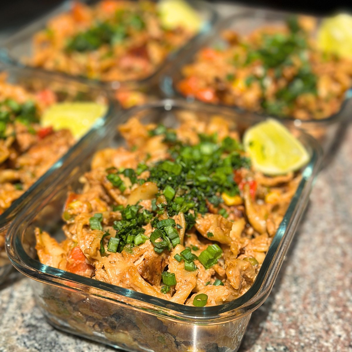 FriendThatCooks's tweet photo. Would you rather 🍜 dig into Thai peanut noodle bowls with chicken, carrots, broccoli, peppers, corn, and peas, or swap the chicken for beef? Which one gets your vote? 🥢👇 #WouldYouRather #BackToSchool #PersonalChef #FriendThatCooks https://t.co/g3VwyB6uTO