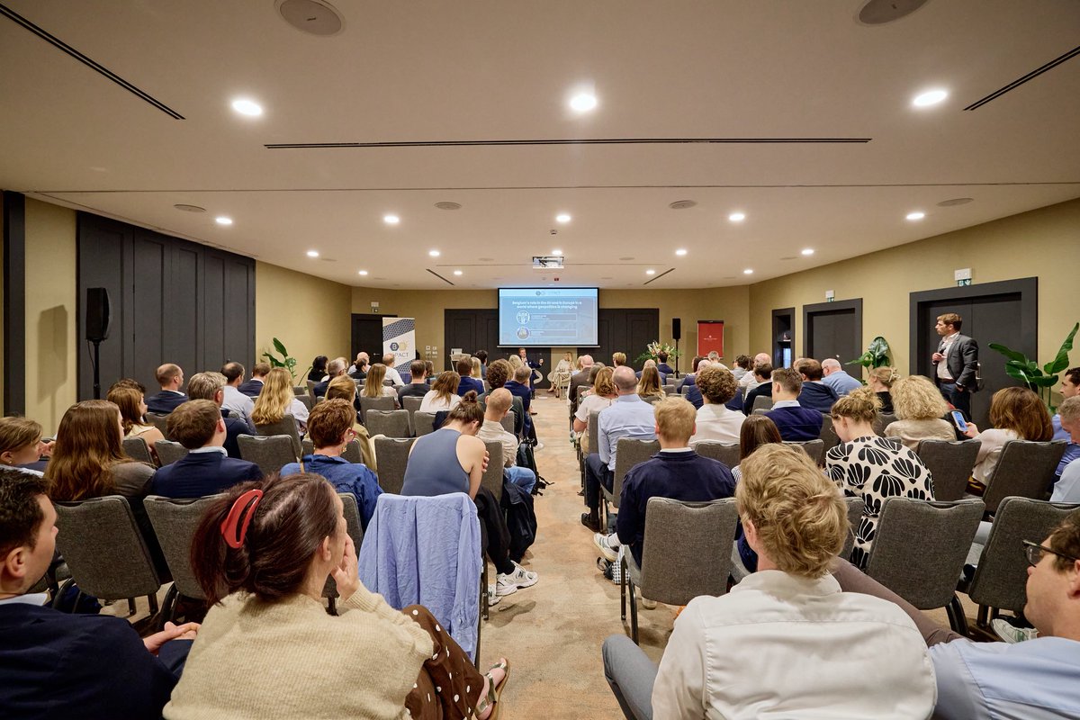 BelgiumDGE's tweet photo. At #Bepact SummerSchool today, I highlighted BE’s role in the 🇪🇺 and in a world where geopolitics is changing, with a focus on the crucial topics of compet, trade, budget &amp; reforms.
 
A stronger dialogue between policymakers and businesses is essential! (📸 by G. Van Den Abeele) https://t.co/9Vi8MOvlwS