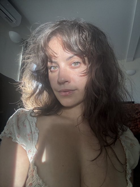 UnfilteredQuinn's tweet photo. Having a good face day what’s up https://t.co/5ka1lkjWyS