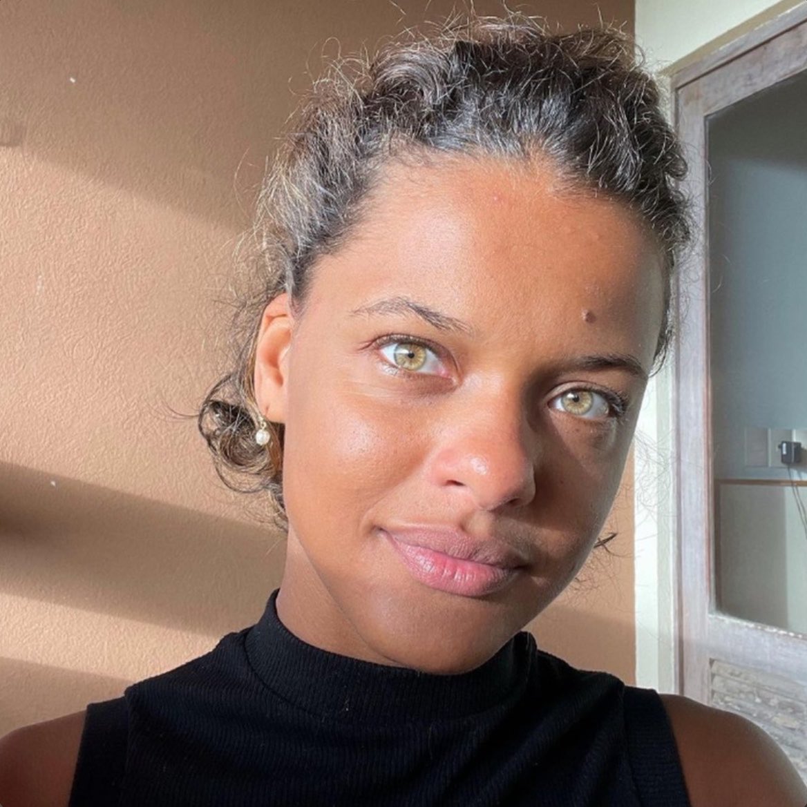 choquei's tweet photo. 🚨FAMOSOS: Juliano Floss é visto com a atriz Thainá Duarte na Chapada dos Veadeiros, dias após término com Marina Sena. https://t.co/ItmI1IXSuj