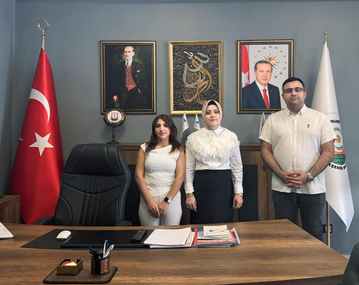 urfakadinaile's tweet photo. Psikososyal Destek, Eğitim ve Araştırma Derneği, Daires Başkanımız Sevil Soysal Maral Hanımefendi’yi ziyaret etti.

Gerçekleştirilen ziyarette; kadın, aile ve toplum odaklı çalışmalar ile psikososyal destek alanında yürütülebilecek ortak çalışmalar değerlendirildi.

@sanliurfabld https://t.co/oL4rGK46kp