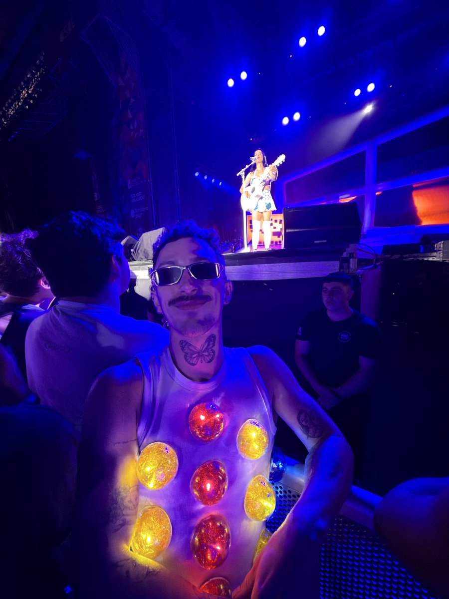 luizphkatycat's tweet photo. - Do you have a picture with @katyperry?
YES! 🤣🤣🤣🤣 https://t.co/6yDEMEuzVX