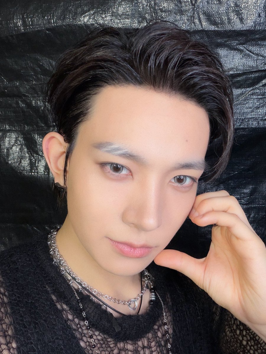 h_evva_n's tweet photo. 260827 @ 2026 K-WORLD DREAM AWARDS
#EVAN #에반 https://t.co/wMeGZte9Ct