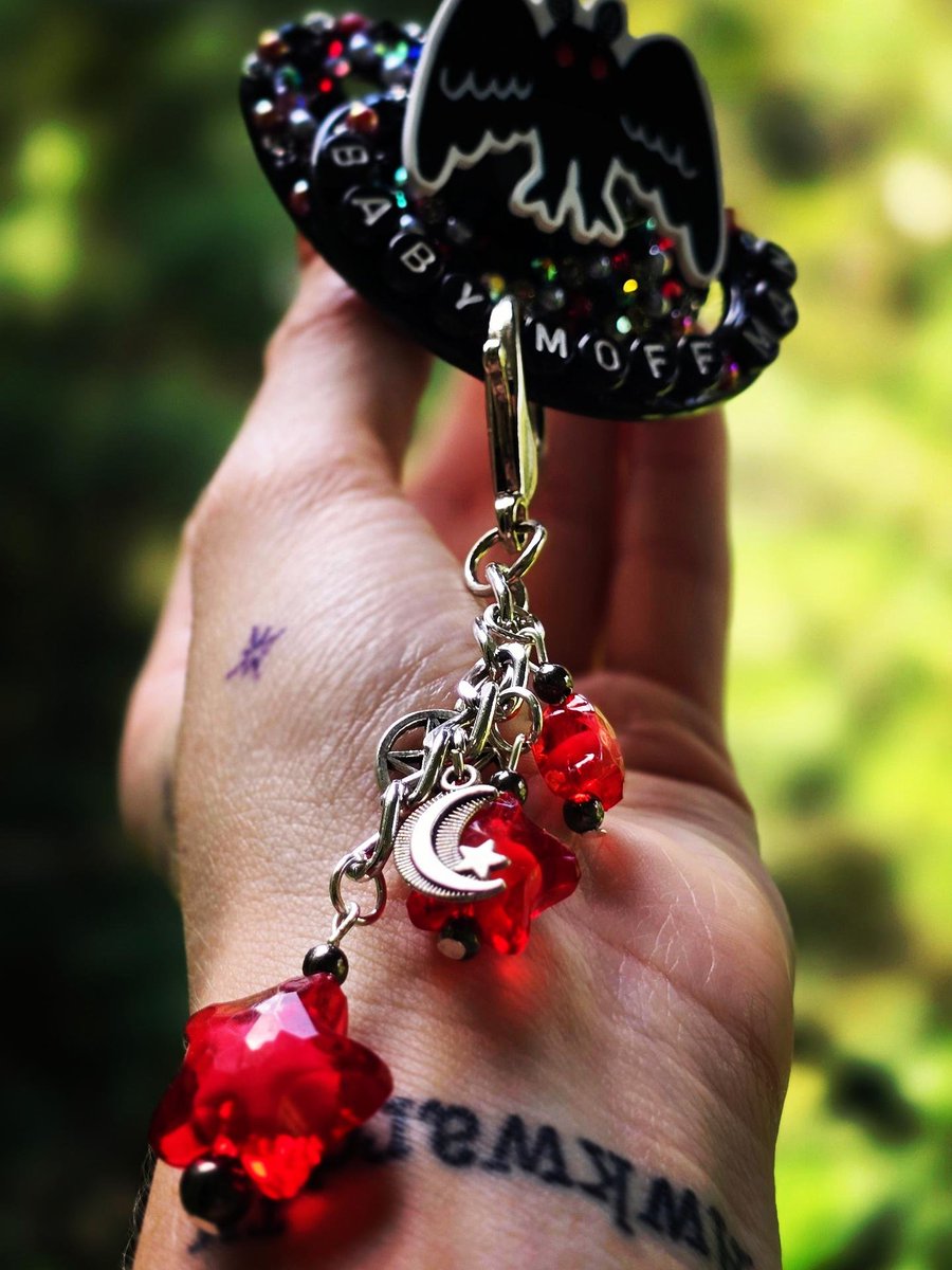 AwkwardxArtist's tweet photo. Moth man! Pre-made paci style classic

Obsessed with all the dangle charms @LegionOfLambeth has made for the pacis! 

#adultpacifier  #pacifier #shopsmall #littleshop #queerownedbusiness https://t.co/E55RZeMZ0l