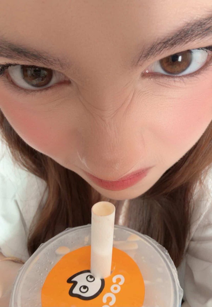 capreuice's tweet photo. the category is “tala kikay closeup selfies” 🤏🏻 https://t.co/mXm0To3UQX