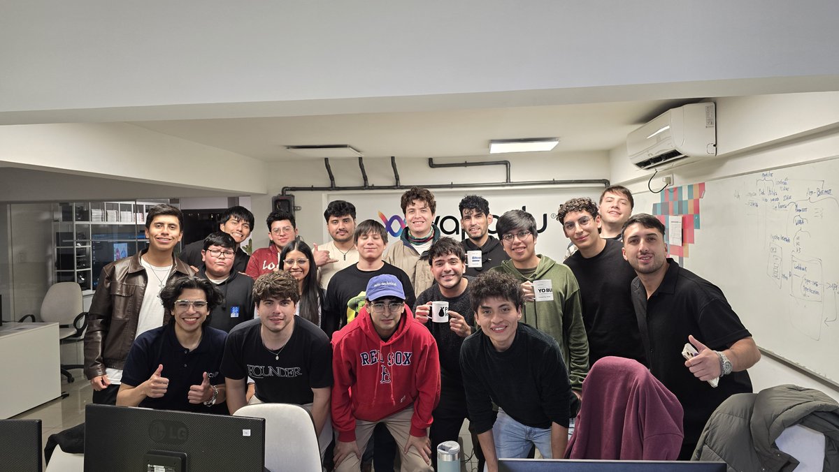 ArtuGrande's tweet photo. Mientras ocurria la conquista absoluta de CABA en Salta desde @desafiatech cohosteamos nuevamente un chapter de @alephhackathon en las oficinas de Vapadu (empresa de IA salteña)

Muchos chicos participaron por primera vez en una hackathon y conocieron las oficinas de una startup salteña (creemos que es la mejor manera de conectar talento y empresas)

Colaboramos también con @joaprzp (hermano de pato de @cognition a quién conocí gracias al EP de @buildersofftr con @tomasholtz) quien esta abriendo lo que va a ser la mejor cafetería de especialidad de Salta ☕ llamada SorboLabs 

Joaco además de servir +100 cafes en la hacka esta creando su propio software llamado comandera

2 equipos salteños ganaron tracks en esta edición y disfrutaron de un increíble desayubno y merienda 🏆

Seguimos posicionando a Salta como hub tech global, gracias nuevamente a @crecimientoar por la confianza especialmente a @tomik8_ por tu gestión con los chapters locales!